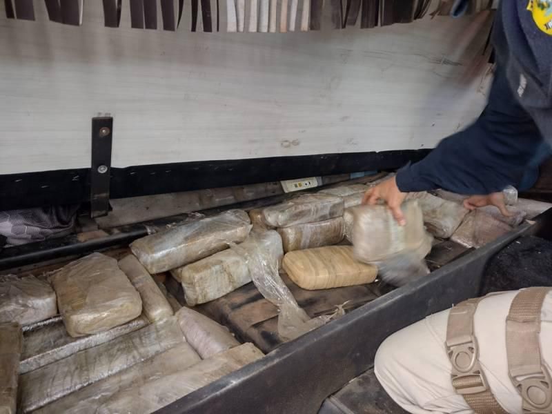 Em Vilhena, PRF apreende carga de maconha colombiana avaliada em mais de R$ 3 milhões Em Vilhena, PRF apreende carga de maconha colombiana avaliada em mais de R$ 3 milhões