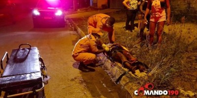 Homem tenta matar esposa com mais de 10 facadas em frente dos filhos em Ji-Paraná Homem tenta matar esposa com mais de 10 facadas em frente dos filhos em Ji-Paraná