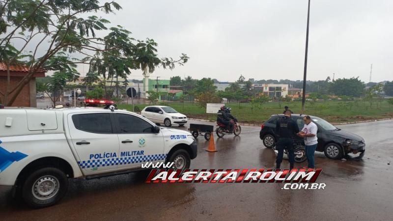 Mais um acidente de trânsito é registrado nesta manhã de sexta-feira em Rolim de Moura Mais um acidente de trânsito é registrado nesta manhã de sexta-feira em Rolim de Moura