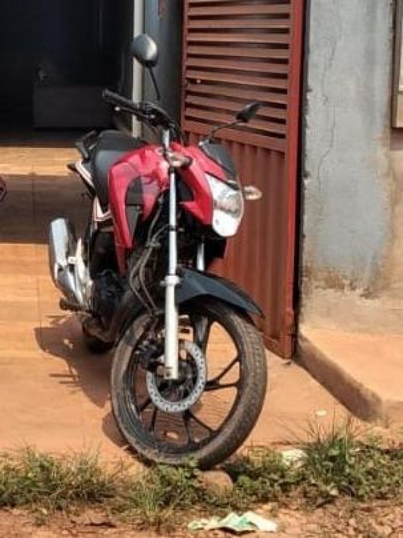 Moto, de morador de Rolim de Moura, que foi furtada em "test drive" é recuperada pela PM em Cacoal