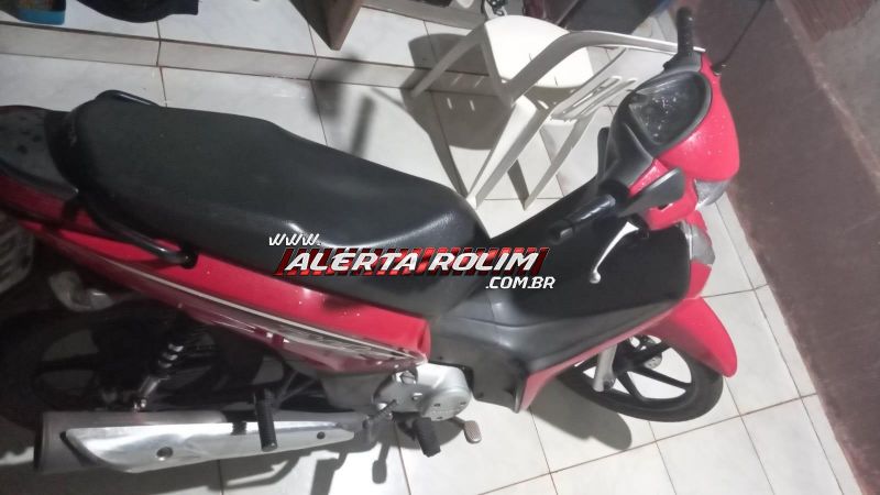 Moto roubada é encontrada por populares em Rolim de Moura Moto roubada é encontrada por populares em Rolim de Moura