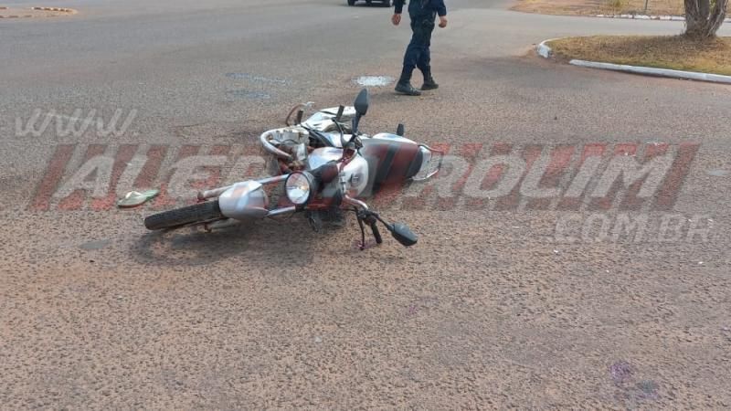 Pai e filho ficam feridos no primeiro acidente de trânsito do mês em Rolim de Moura Pai e filho ficam feridos no primeiro acidente de trânsito do mês em Rolim de Moura