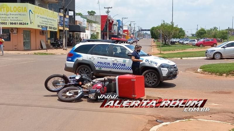 PM registrou colisão entre duas motos no Centro de Rolim de Moura nesta manhã de quinta-feira PM registrou colisão entre duas motos no Centro de Rolim de Moura nesta manhã de quinta-feira