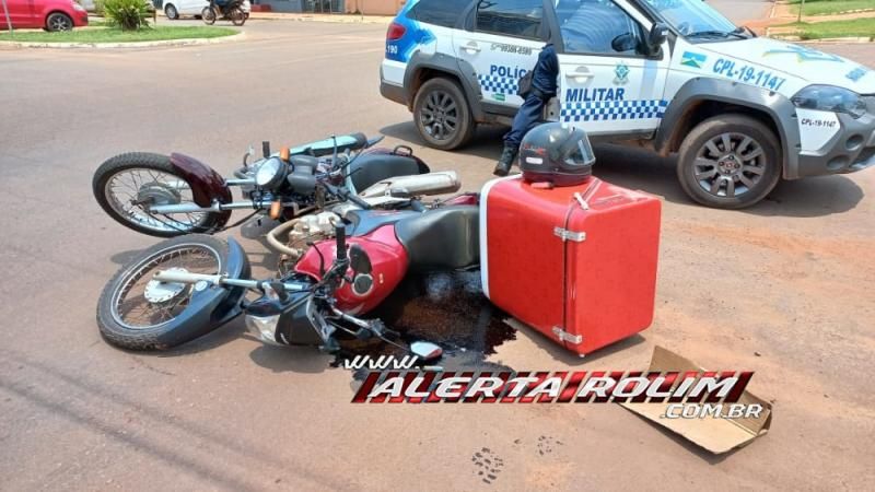 PM registrou colisão entre duas motos no Centro de Rolim de Moura nesta manhã de quinta-feira PM registrou colisão entre duas motos no Centro de Rolim de Moura nesta manhã de quinta-feira
