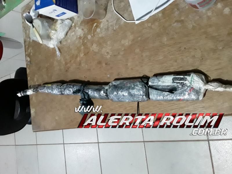 Policiais Penais interceptaram celulares e droga que foi arremessada no Semiaberto de Rolim de Moura Policiais Penais interceptaram celulares e droga que foi arremessada no Semiaberto de Rolim de Moura
