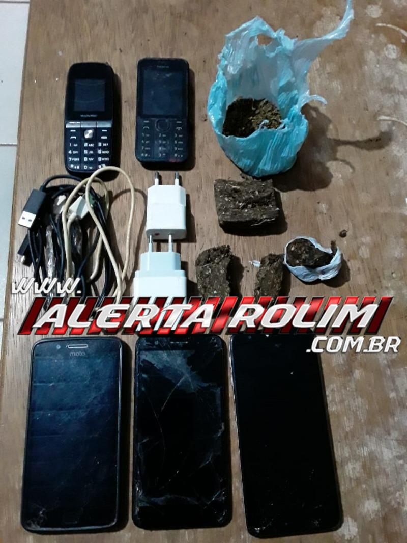 Policiais Penais interceptaram celulares e droga que foi arremessada no Semiaberto de Rolim de Moura Policiais Penais interceptaram celulares e droga que foi arremessada no Semiaberto de Rolim de Moura