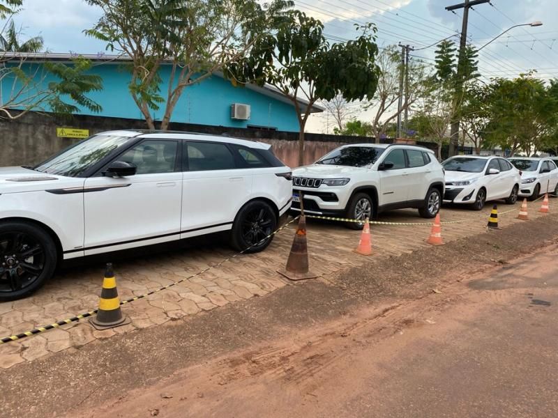 Veja os carros apreendidos pela PF durante a Operação Carga Prensada em Rondônia Veja os carros apreendidos pela PF durante a Operação Carga Prensada em Rondônia