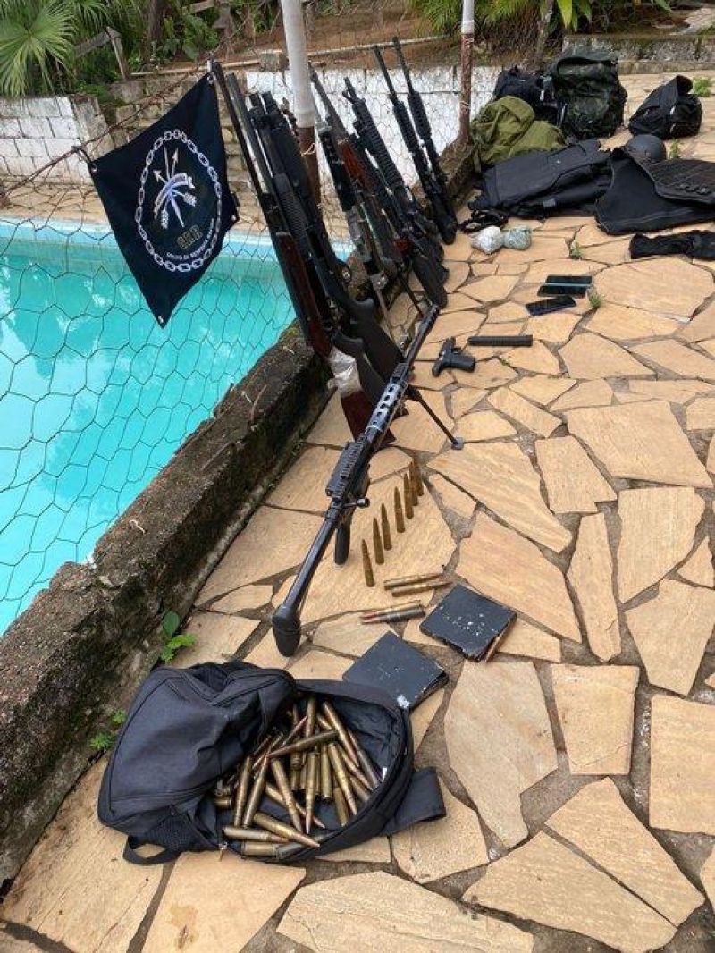 Vídeo: 25 bandidos do “Novo Cangaço”, que estavam fortemente armados morreram durante troca de tiros com a PM e PRF em Minas Gerais Vídeo: 25 bandidos do “Novo Cangaço”, que estavam fortemente armados morreram durante troca de tiros com a PM e PRF em Minas Gerais