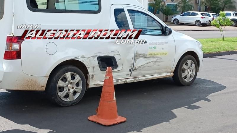 Acidente de trânsito envolvendo ambulância de Alto Alegre dos Parecis foi registrado nesta tarde em Rolim de Moura Acidente de trânsito envolvendo ambulância de Alto Alegre dos Parecis foi registrado nesta tarde em Rolim de Moura