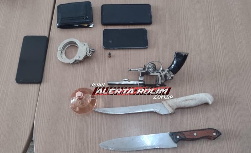 Foragido da justiça desde a Licença Temporária do Dia das Crianças foi recapturado e preso pela PM com arma de fogo em Rolim de Moura Foragido da justiça desde a Licença Temporária do Dia das Crianças foi recapturado e preso pela PM com arma de fogo em Rolim de Moura