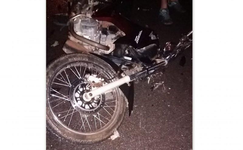 Jovem de 20 anos morre após bater com moto em cavalo solto na pista da BR-429 em RO