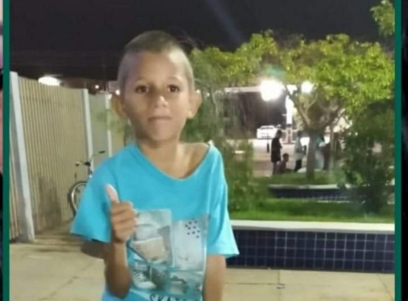 Mãe de menino morto no bairro Cidade Alta é ouvida pela polícia e passa mal em Rolim de Moura Mãe de menino morto no bairro Cidade Alta é ouvida pela polícia e passa mal em Rolim de Moura