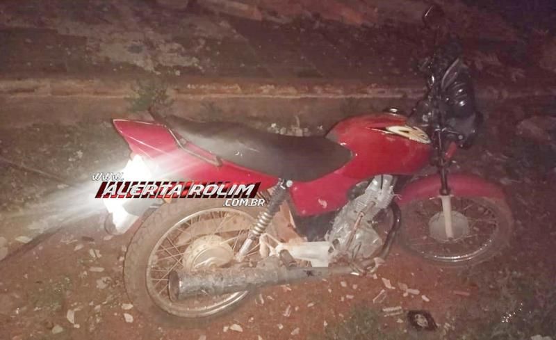 Motocicleta roubada foi recuperada pela Polícia Militar em Rolim de Moura Motocicleta roubada foi recuperada pela Polícia Militar em Rolim de Moura