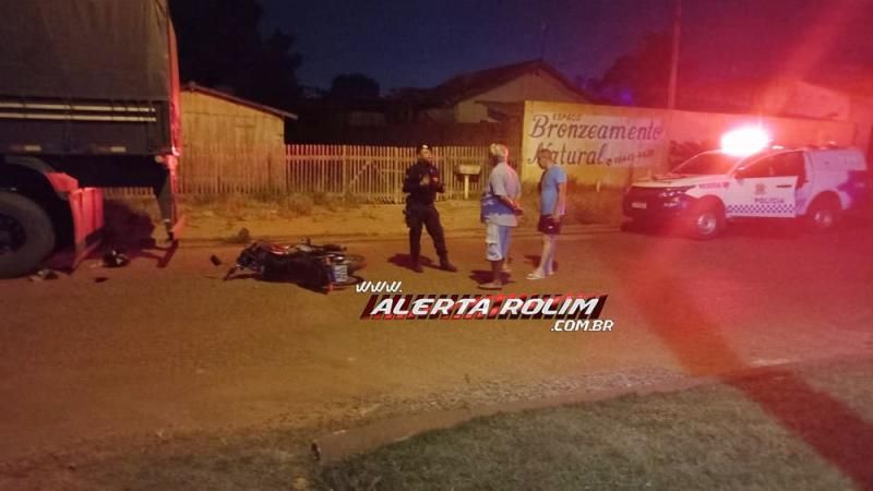 Motociclista colide na traseira de caminhão que estava estacionado, no bairro Boa Esperança em Rolim de Moura Motociclista colide na traseira de caminhão que estava estacionado, no bairro Boa Esperança em Rolim de Moura