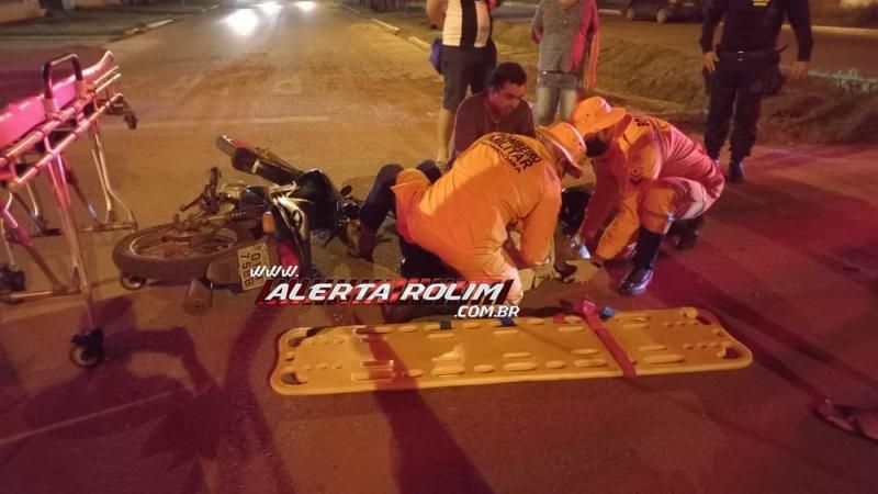 Motociclista fica ferido após colidir em carro, no cruzamento da Rua Barão de Melgaço com a Avenida Cuiabá em Rolim de Moura Motociclista fica ferido após colidir em carro, no cruzamento da Rua Barão de Melgaço com a Avenida Cuiabá em Rolim de Moura