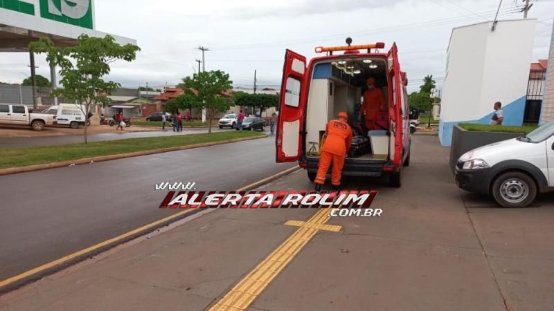 Para evitar colisão, mototaxista efetua frenagem e acaba caindo na Rua Rio Madeira em Rolim de Moura Para evitar colisão, mototaxista efetua frenagem e acaba caindo na Rua Rio Madeira em Rolim de Moura