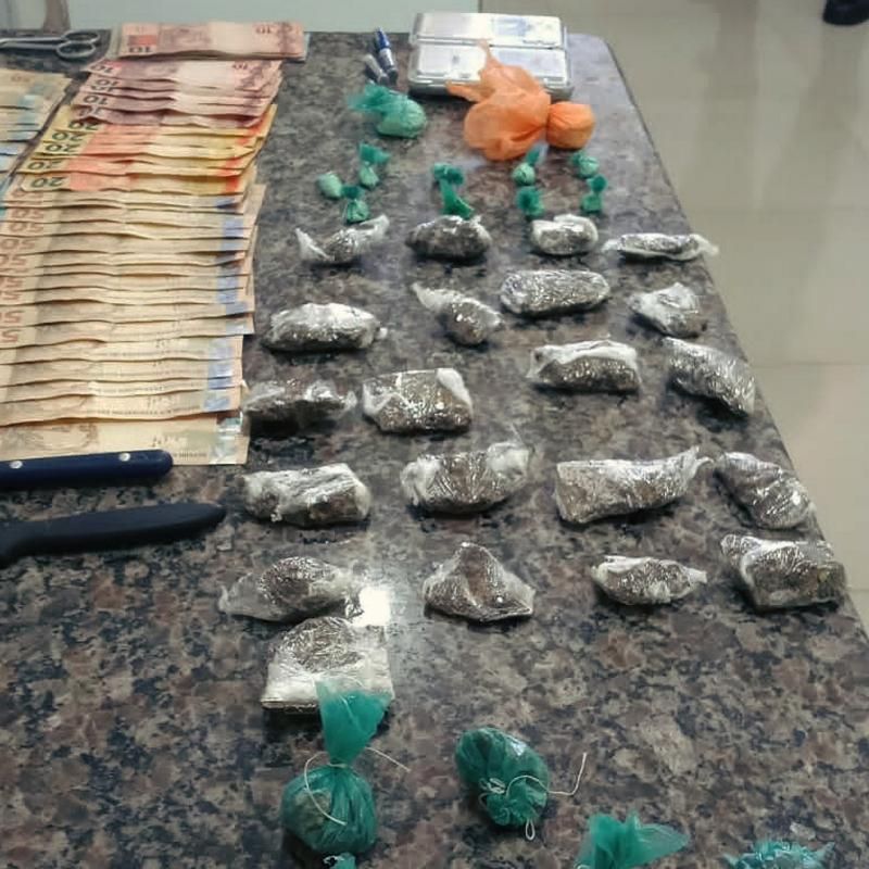 Polícia Militar fecha mais uma “Boca de fumo” no Bairro Josino Brito em Cacoal Polícia Militar fecha mais uma “Boca de fumo” no Bairro Josino Brito em Cacoal
