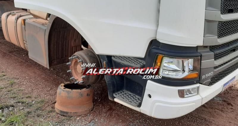 URGENTE - Caminhoneiro e esposa de Rolim de Moura viveram momentos de terror ao serem vítimas de roubo no Estado de Tocantins - Assista ao vídeo da reportagem URGENTE - Caminhoneiro e esposa de Rolim de Moura viveram momentos de terror ao serem vítimas de roubo no Estado de Tocantins - Assista ao vídeo da reportagem