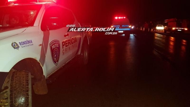 URGENTE - Motociclista morre ao colidir frontalmente em carro e ser atropelado por outro veículo, na RO-479 em Rolim de Moura URGENTE - Motociclista morre ao colidir frontalmente em carro e ser atropelado por outro veículo, na RO-479 em Rolim de Moura