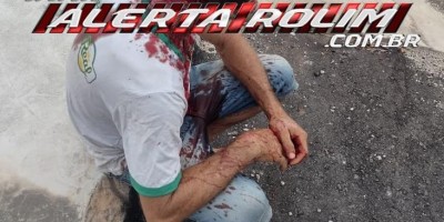 Homem fica gravemente ferido após ser agredido com barra de ferro em posto de combustível de Rolim de Moura Homem fica gravemente ferido após ser agredido com barra de ferro em posto de combustível de Rolim de Moura