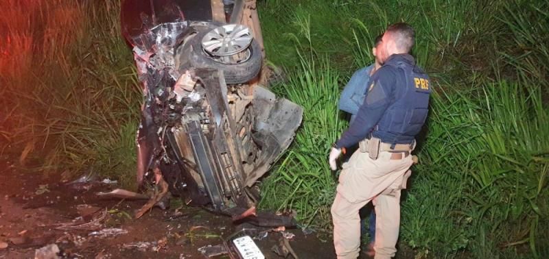 Acidente entre caminhão guincho e veículo de passeio na BR 364 deixa duas pessoas feridas em RO Acidente entre caminhão guincho e veículo de passeio na BR 364 deixa duas pessoas feridas em RO