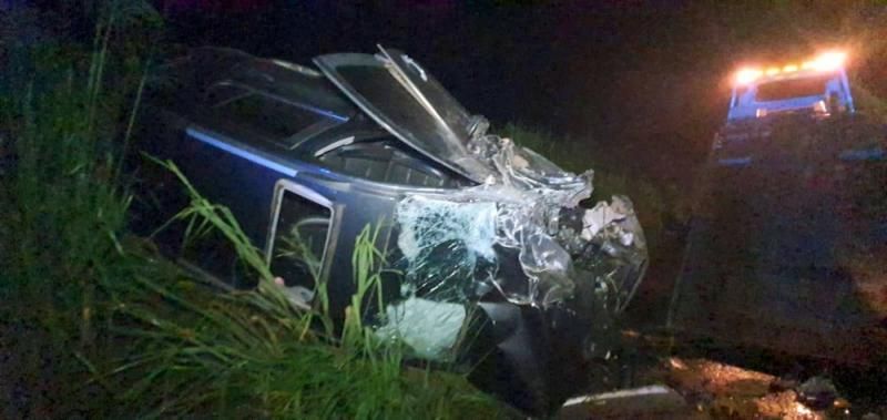 Acidente entre caminhão guincho e veículo de passeio na BR 364 deixa duas pessoas feridas em RO Acidente entre caminhão guincho e veículo de passeio na BR 364 deixa duas pessoas feridas em RO