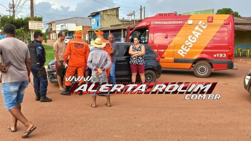 Colisão entre dois carros na tarde de domingo resultou em danos materiais em Rolim de Moura - Vídeo Colisão entre dois carros na tarde de domingo resultou em danos materiais em Rolim de Moura - Vídeo