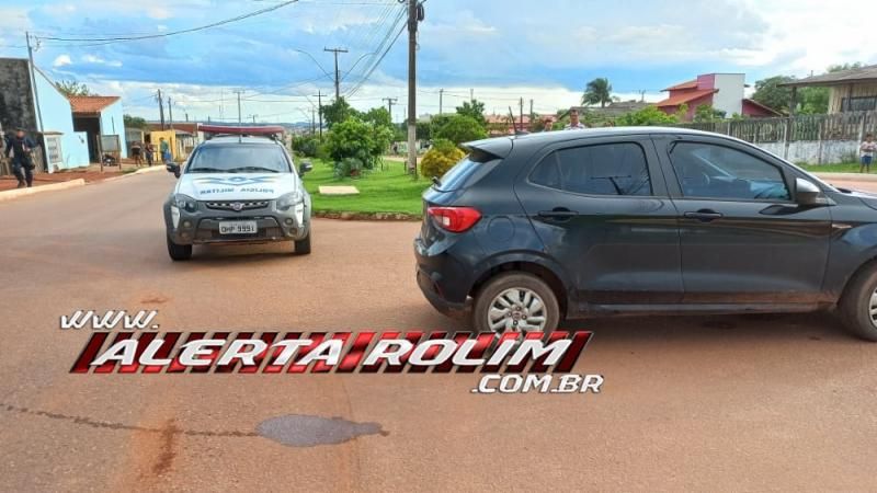 Colisão entre dois carros na tarde de domingo resultou em danos materiais em Rolim de Moura - Vídeo Colisão entre dois carros na tarde de domingo resultou em danos materiais em Rolim de Moura - Vídeo