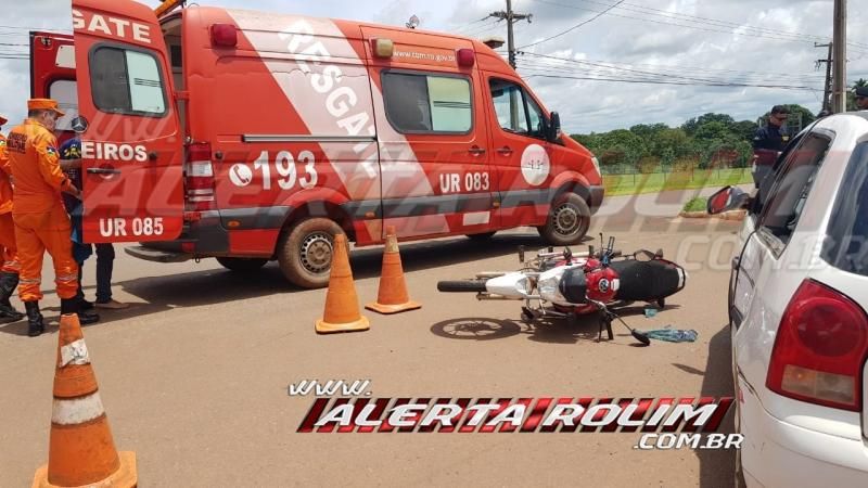 Colisão entre moto e carro nesta quinta-feira resultou em um ferido em Rolim de Moura - Vídeo Colisão entre moto e carro nesta quinta-feira resultou em um ferido em Rolim de Moura - Vídeo