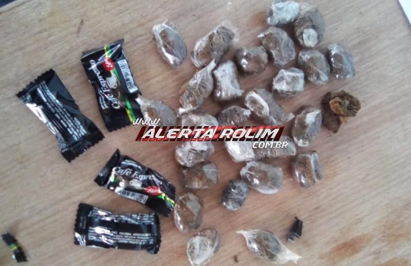 Droga que seria levada a presidiário é interceptada pela Polícia Penal em Rolim de Moura Droga que seria levada a presidiário é interceptada pela Polícia Penal em Rolim de Moura