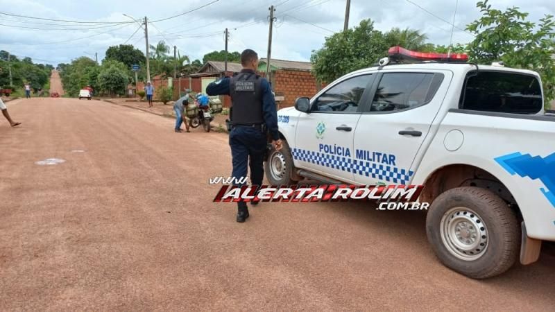 Entregador fica ferido após sofrer queda de moto na Rua Afonso Pena em Rolim de Moura - Vídeo