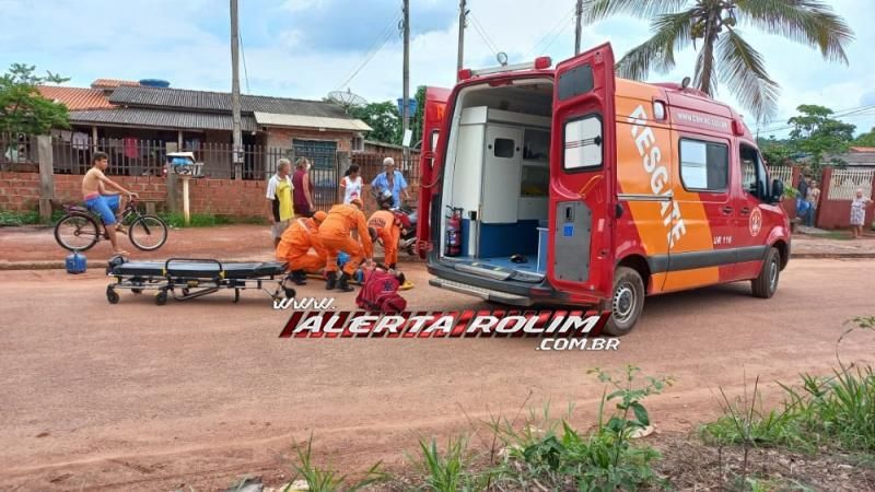 Entregador fica ferido após sofrer queda de moto na Rua Afonso Pena em Rolim de Moura - Vídeo