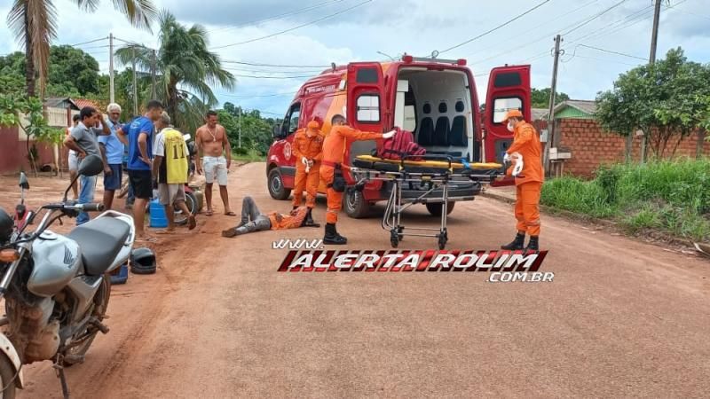 Entregador fica ferido após sofrer queda de moto na Rua Afonso Pena em Rolim de Moura - Vídeo