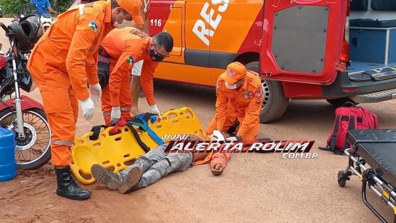 Entregador fica ferido após sofrer queda de moto na Rua Afonso Pena em Rolim de Moura - Vídeo Entregador fica ferido após sofrer queda de moto na Rua Afonso Pena em Rolim de Moura - Vídeo
