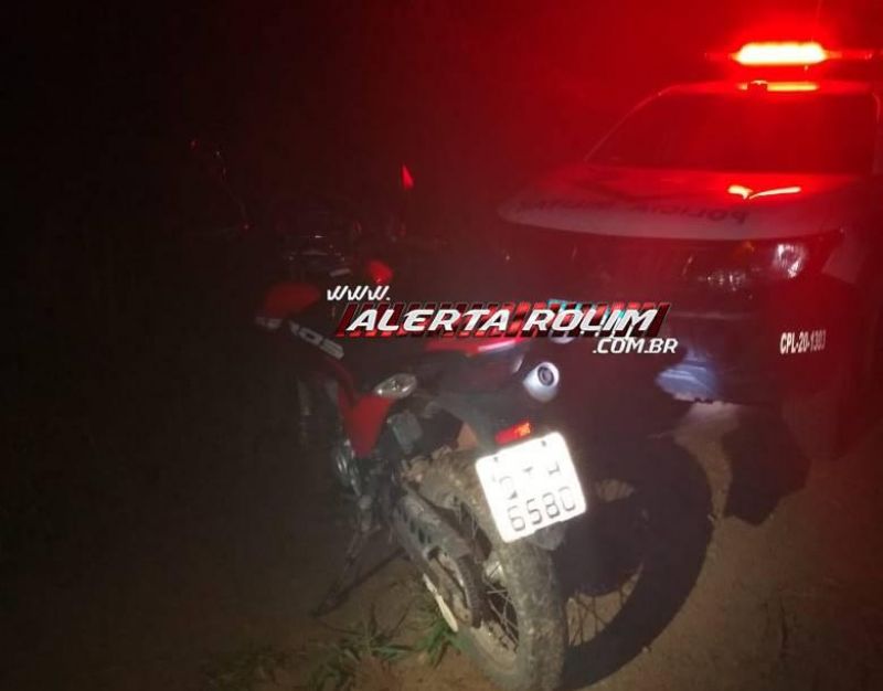 Família foi rendida, amarrada e trancada dentro de banheiro por bandidos, durante roubo em Santa Luzia; em ação rápida da PM, a moto roubada foi recuperada