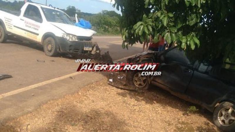 Grave acidente entre dois carros foi registrado na RO-010, entre os municípios de Rolim de Moura e Novo Horizonte do Oeste Grave acidente entre dois carros foi registrado na RO-010, entre os municípios de Rolim de Moura e Novo Horizonte do Oeste