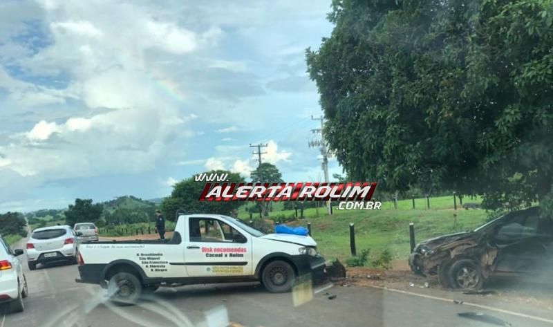 Grave acidente entre dois carros foi registrado na RO-010, entre os municípios de Rolim de Moura e Novo Horizonte do Oeste Grave acidente entre dois carros foi registrado na RO-010, entre os municípios de Rolim de Moura e Novo Horizonte do Oeste