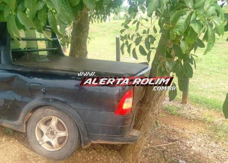 Grave acidente entre dois carros foi registrado na RO-010, entre os municípios de Rolim de Moura e Novo Horizonte do Oeste Grave acidente entre dois carros foi registrado na RO-010, entre os municípios de Rolim de Moura e Novo Horizonte do Oeste