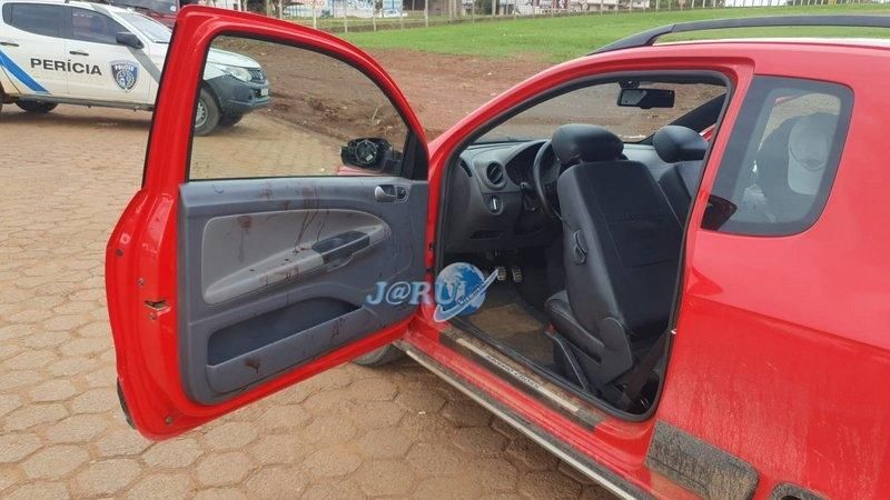 Homem em Saveiro é perseguido e alvejado a tiros em RO Homem em Saveiro é perseguido e alvejado a tiros em RO