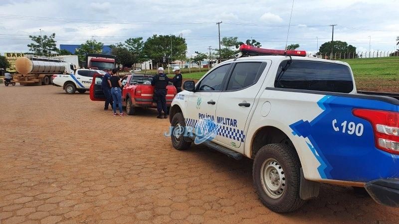 Homem em Saveiro é perseguido e alvejado a tiros em RO Homem em Saveiro é perseguido e alvejado a tiros em RO