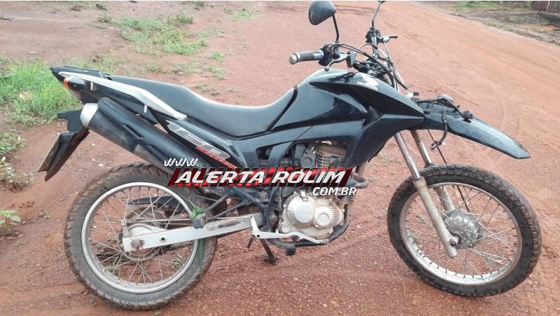 Motocicleta e produtos furtados foram recuperados pela Polícia Militar em Rolim de Moura; dois suspeitos foram presos Motocicleta e produtos furtados foram recuperados pela Polícia Militar em Rolim de Moura; dois suspeitos foram presos
