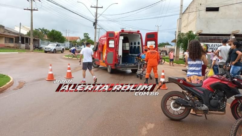 Motociclista sofre ferimento grave na cabeça após colidir contra carro nesta tarde de domingo em Rolim de Moura - Vídeo Motociclista sofre ferimento grave na cabeça após colidir contra carro nesta tarde de domingo em Rolim de Moura - Vídeo
