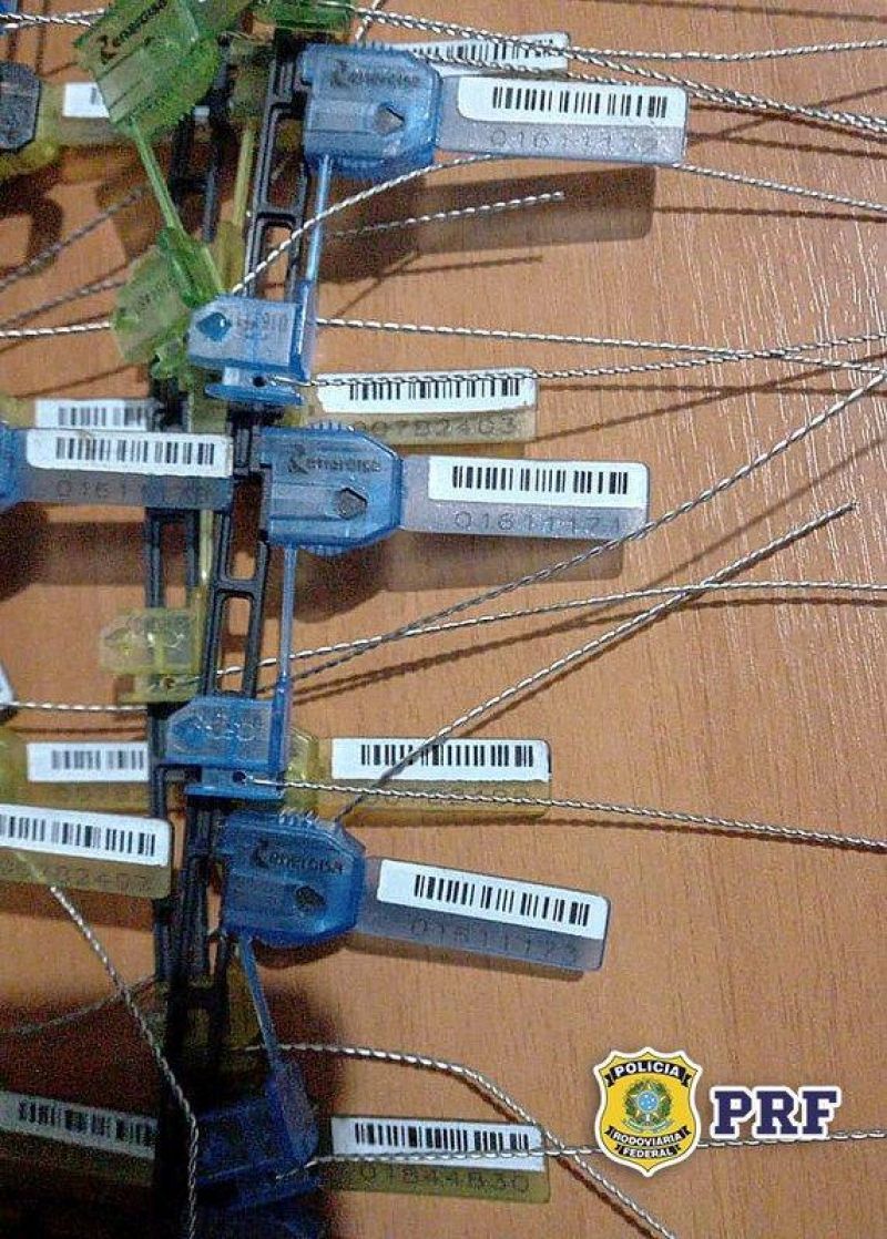 PRF flagra homem com mais de 70 lacres desviados da Energisa e dezenas de medidores em RO PRF flagra homem com mais de 70 lacres desviados da Energisa e dezenas de medidores em RO