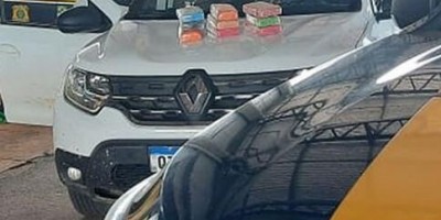 PRF prende dupla com quase 10 quilos de cocaína na BR-364 PRF prende dupla com quase 10 quilos de cocaína na BR-364