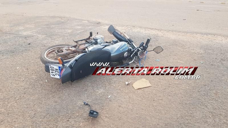 Terceiro acidente do dia envolveu caminhonete e moto e ocorreu no Centro de Rolim de Moura - Vídeo Terceiro acidente do dia envolveu caminhonete e moto e ocorreu no Centro de Rolim de Moura - Vídeo