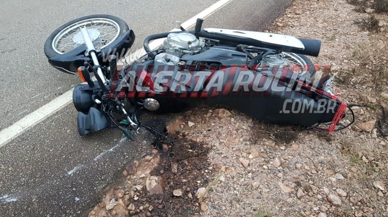 Carro capota em grave acidente de trânsito na RO-383 nesta tarde de terça-feira em Rolim de Moura Carro capota em grave acidente de trânsito na RO-383 nesta tarde de terça-feira em Rolim de Moura