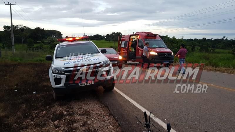 Carro capota em grave acidente de trânsito na RO-383 nesta tarde de terça-feira em Rolim de Moura Carro capota em grave acidente de trânsito na RO-383 nesta tarde de terça-feira em Rolim de Moura