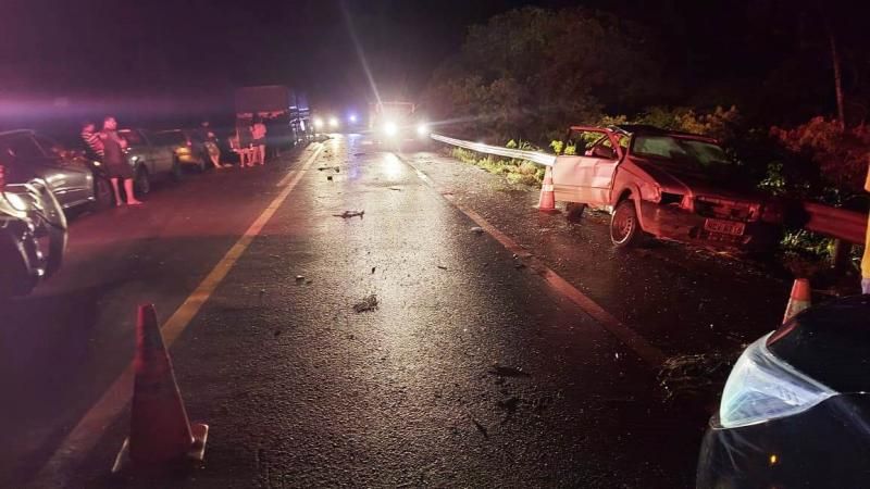 Colisão entre carreta e carro resulta em uma morte na noite de domingo na BR-364 em RO Colisão entre carreta e carro resulta em uma morte na noite de domingo na BR-364 em RO