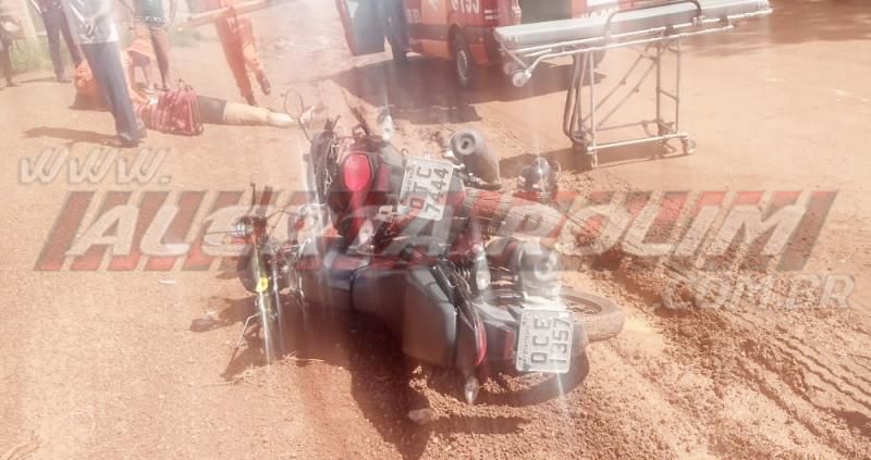 Colisão entre duas motos ocorreu na Rua Parnaíba neste domingo em Rolim de Moura Colisão entre duas motos ocorreu na Rua Parnaíba neste domingo em Rolim de Moura