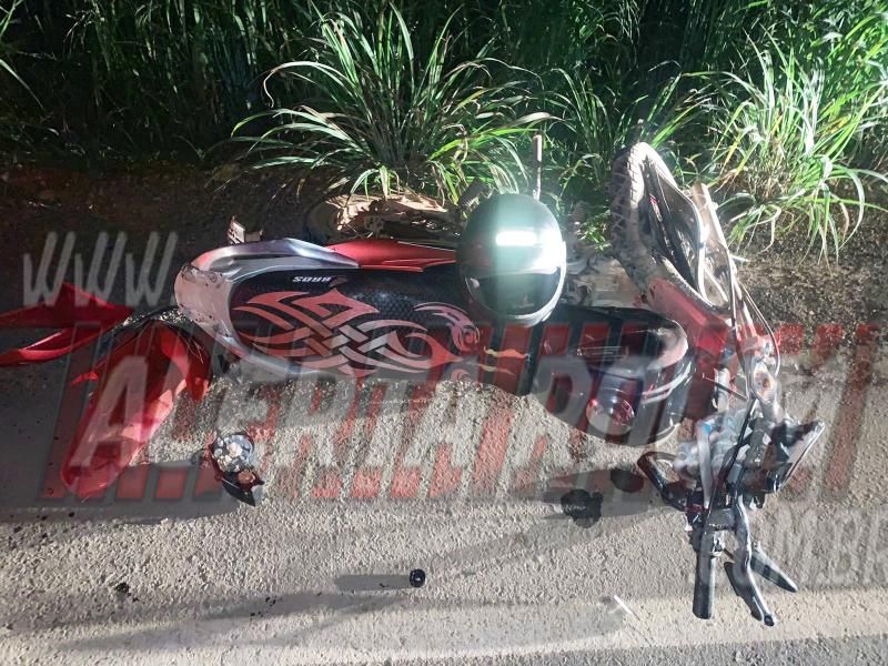 Motociclista sofre fratura após colidir frontalmente com carro na RO-010 em Rolim de Moura Motociclista sofre fratura após colidir frontalmente com carro na RO-010 em Rolim de Moura